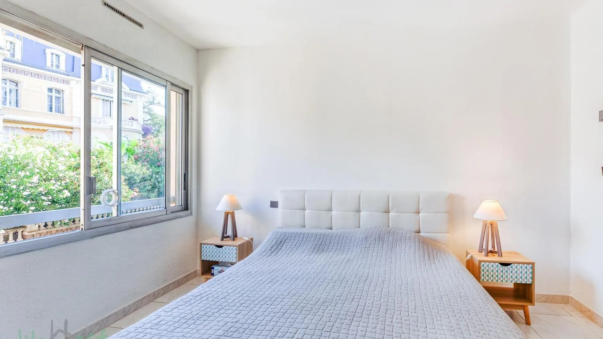 Apartment Appartement Les Pieds Dans L'Eau Saint-Raphael